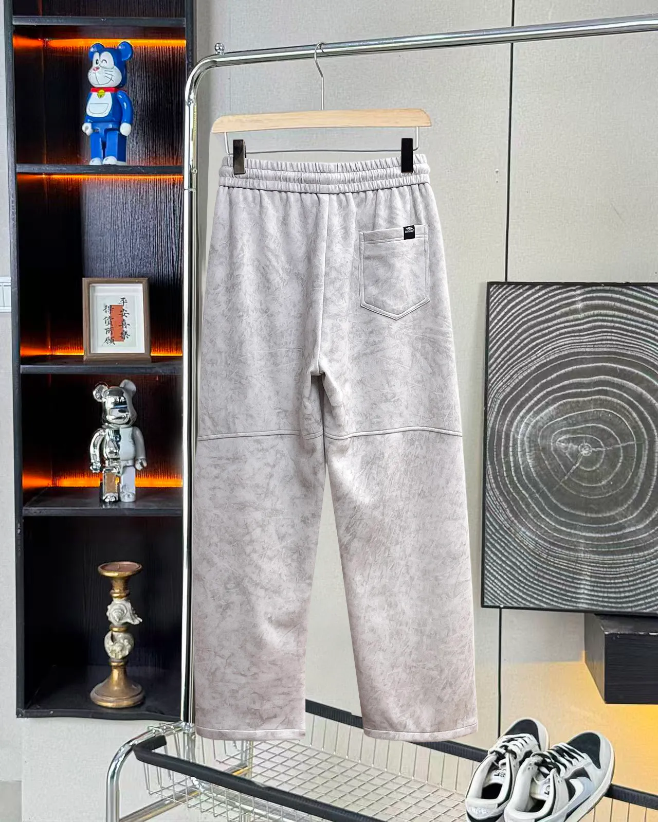 Balenciaga 🆕2026 Autumn and Winter New Arrival Casual Pants! The official website will be released simultaneously. Brand Classic LOGO casual pants, customized fabrics, excellent comfort and strong touch. Highly recognisable, perfect appearance and craftsmanship. Size:M-3XL